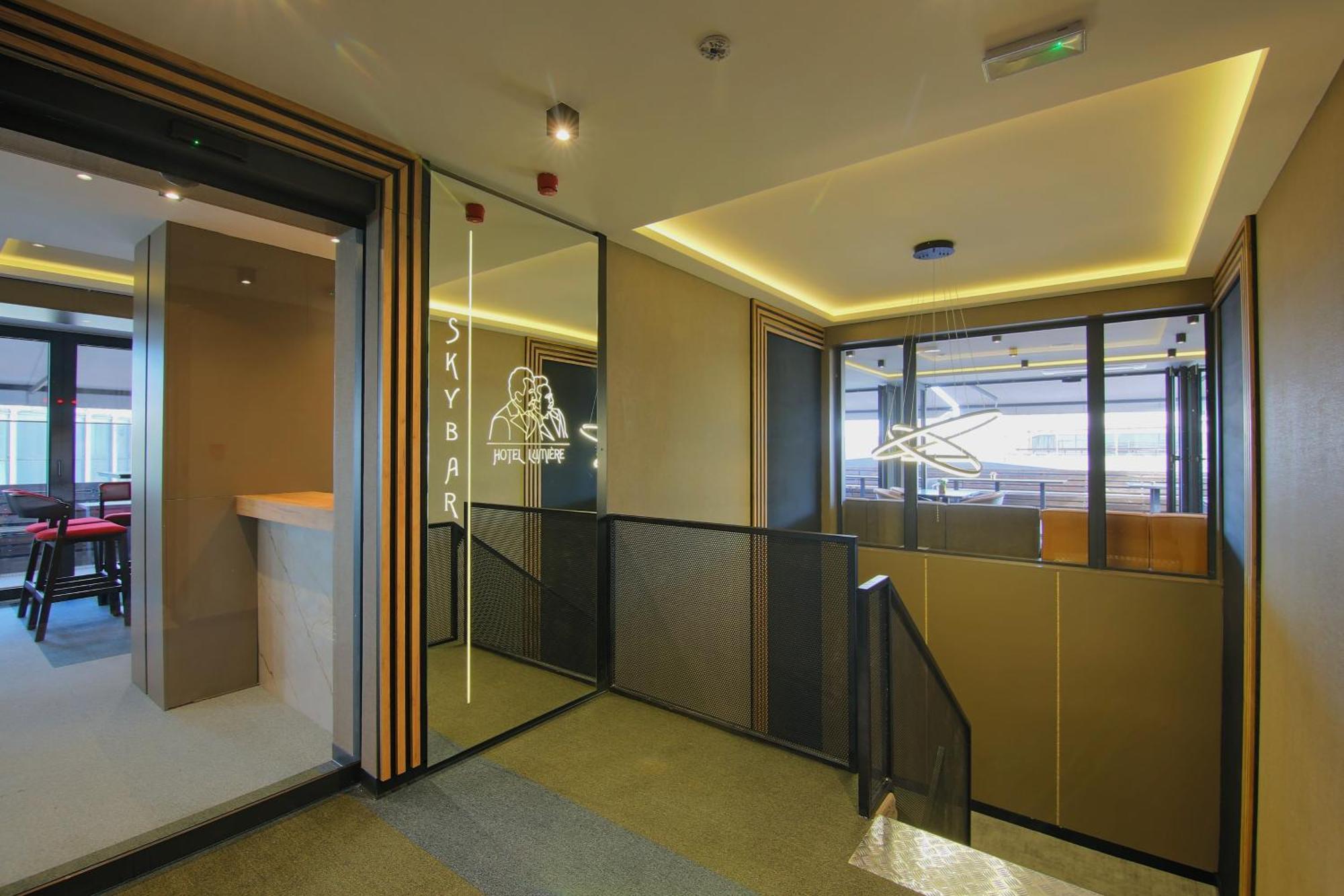 Lumiere Hotel Belgrad Exterior foto